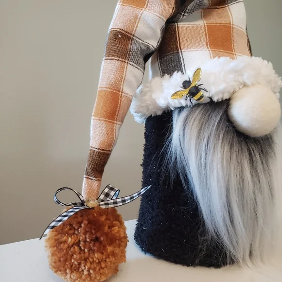 Bee decor farmhouse gnome - Picture 6 of 7